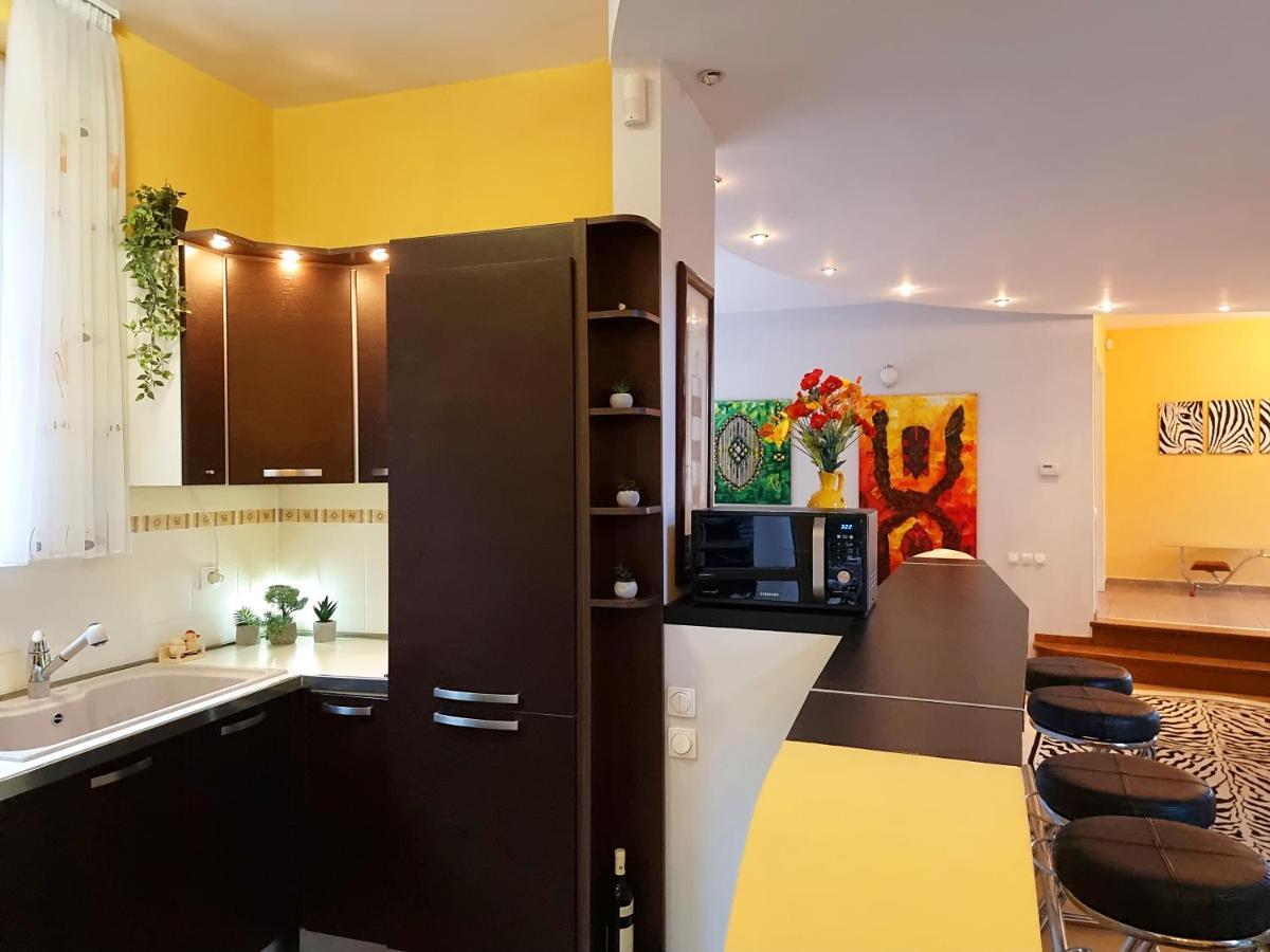 Marble Villa: Luxury Estate - Central But Intimate Sinaia Luaran gambar
