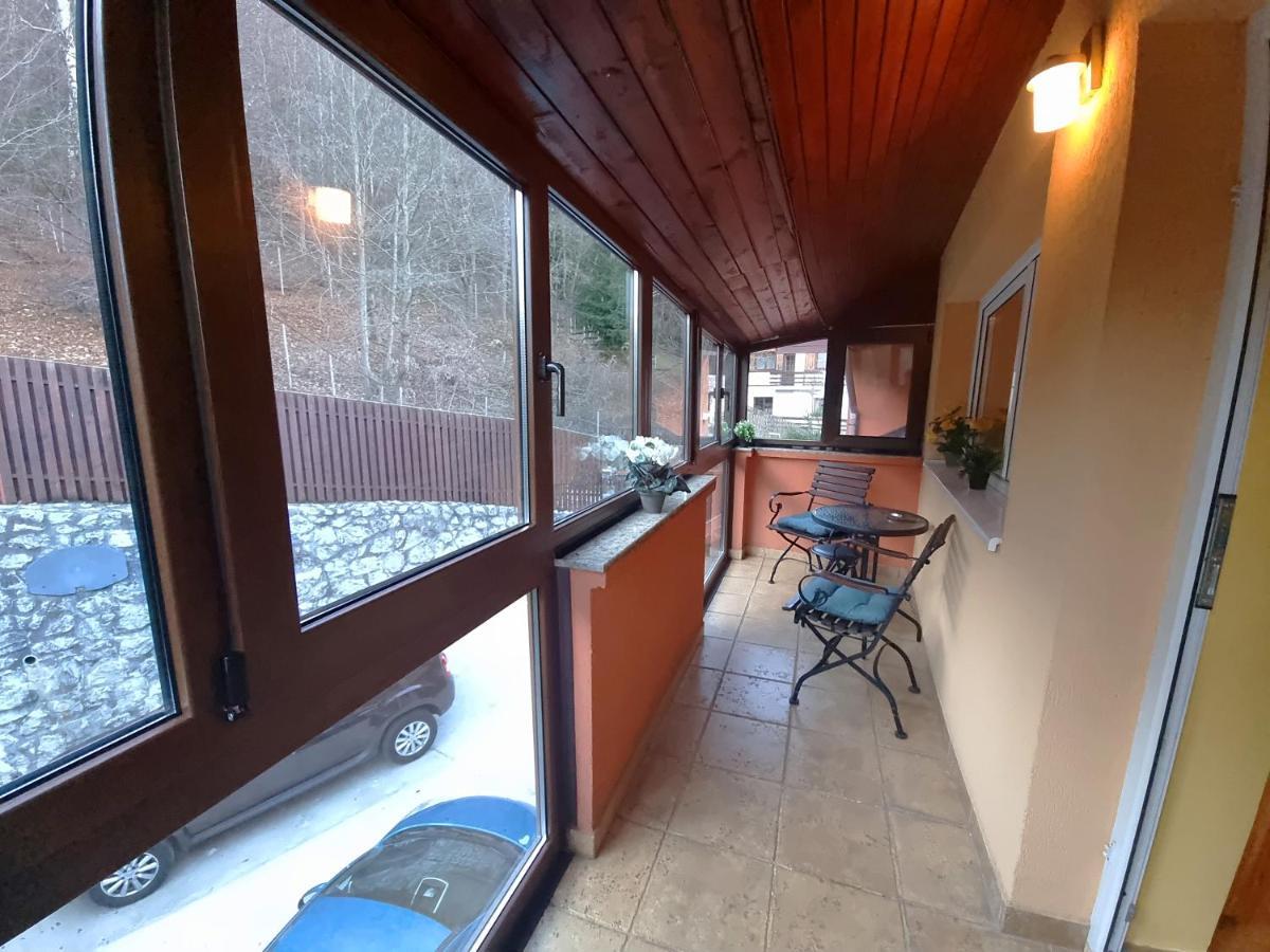 Marble Villa: Luxury Estate - Central But Intimate Sinaia Luaran gambar