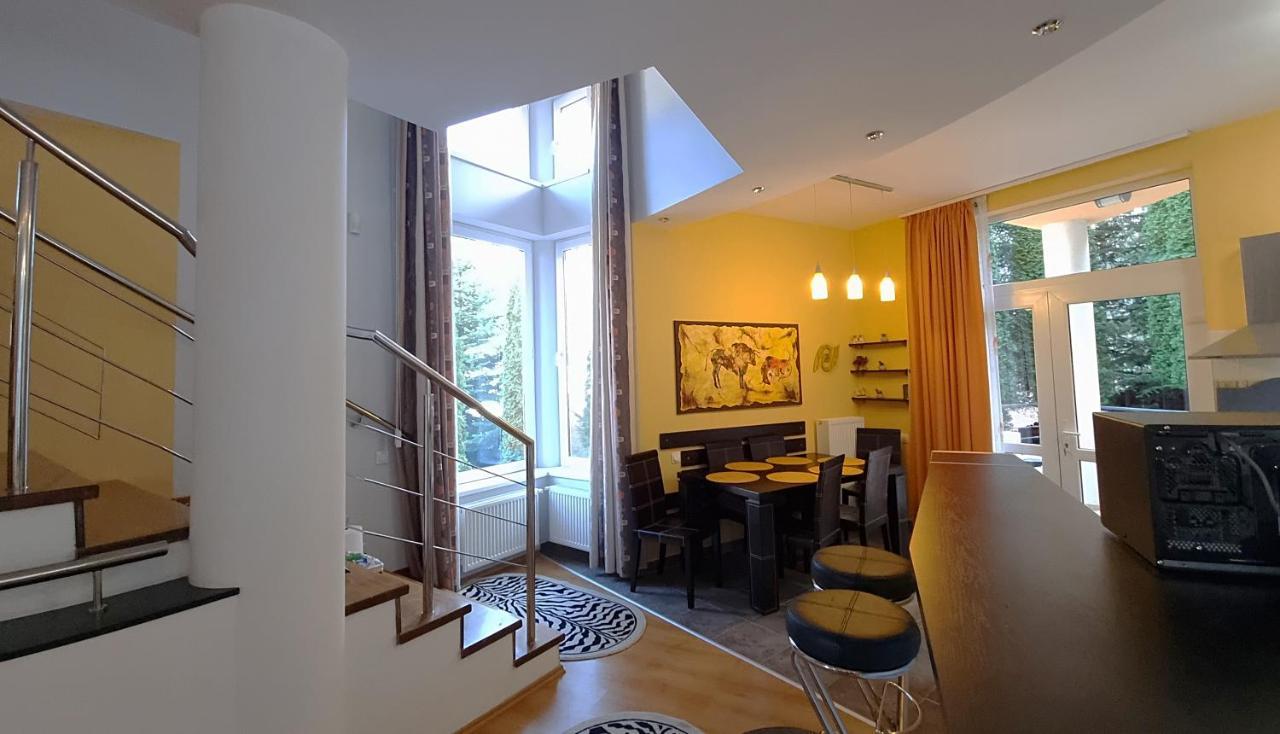 Marble Villa: Luxury Estate - Central But Intimate Sinaia Luaran gambar
